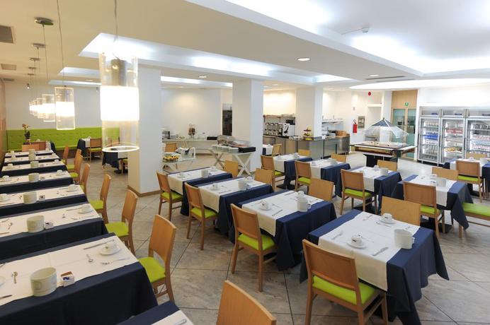 Imagen del bar/restaurante del Hotel Lampara. Foto 2