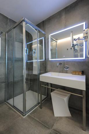 Imagen de la habitación del Hotel Lampara. Foto 6