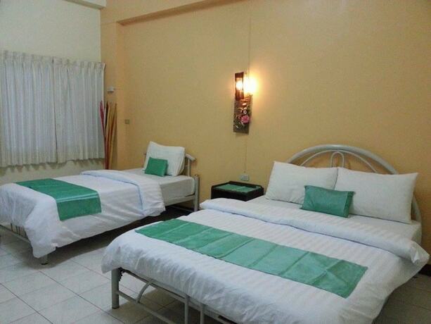 Imagen de la habitación del Hotel Lamphun Place. Foto 17