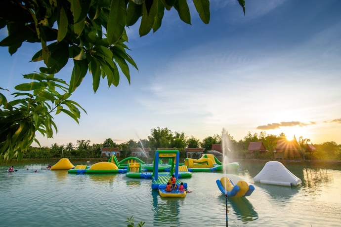 Imagen de la piscina del Hotel Lamphurai Riverside Resort and Spa. Foto 19