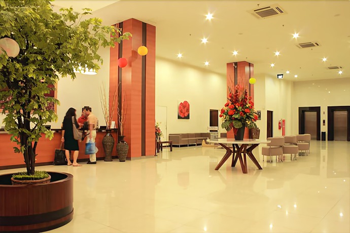 Imagen de los interiores del Hotel Lampion Solo. Foto 12