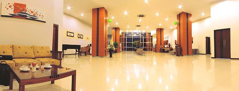 Imagen de los interiores del Hotel Lampion Solo. Foto 16