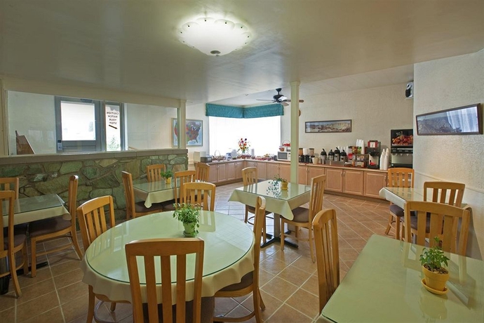 Imagen del bar/restaurante del Hotel Lamplighter Inn. Foto 3