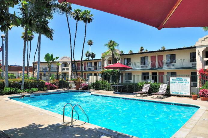 Imagen de la piscina del Hotel Lamplighter Inn and Suites At Sdsu. Foto 14