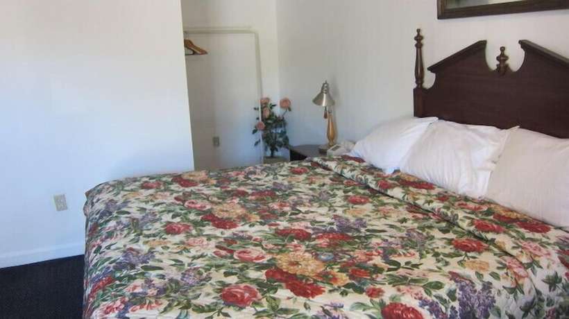 Imagen de los interiores del Hotel Lamplighter Motel - Clinton, Connecticut. Foto 3