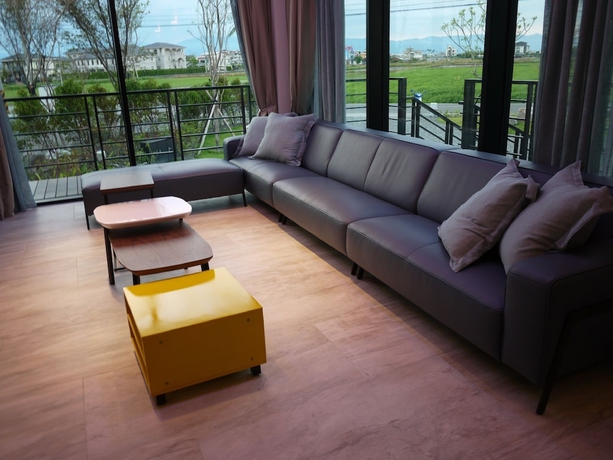 Imagen de los interiores del Hotel Lan Villa. Foto 18