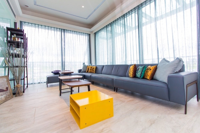 Imagen de los interiores del Hotel Lan Villa. Foto 19