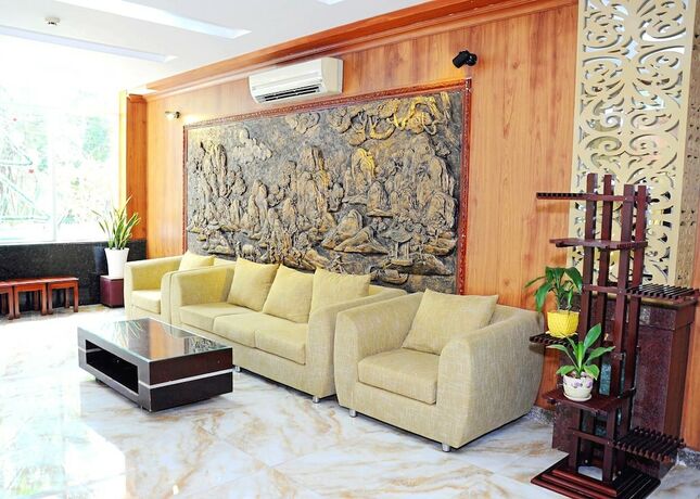 Imagen de los interiores del Hotel Lan Vy. Foto 37