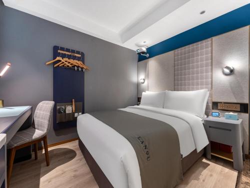 Imagen de la habitación del Hotel LanOu Shenzhen Luohu Ruipeng Building. Foto 13