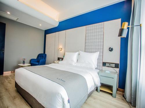 Imagen de la habitación del Hotel LanOu Zhengzhou Dengfeng Songshan Shaolin Cultural City. Foto 15