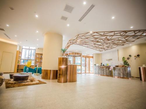 Imagen general del Hotel LanOu Zhengzhou Dengfeng Songshan Shaolin Cultural City. Foto 9