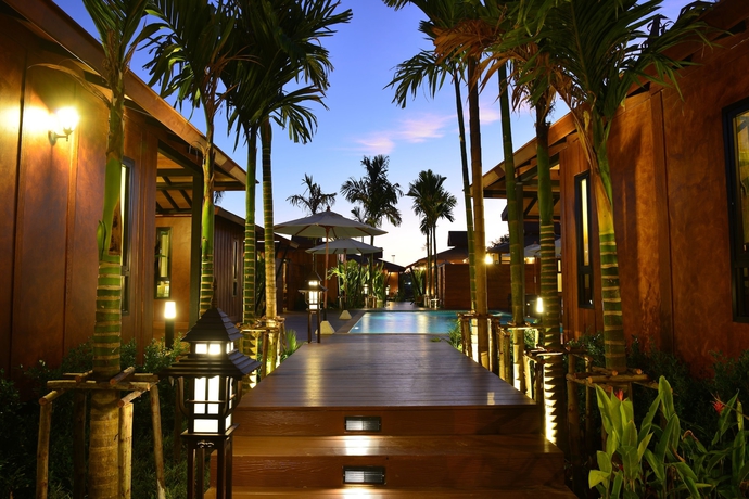 Imagen de los exteriores del Hotel Lana. Foto 14