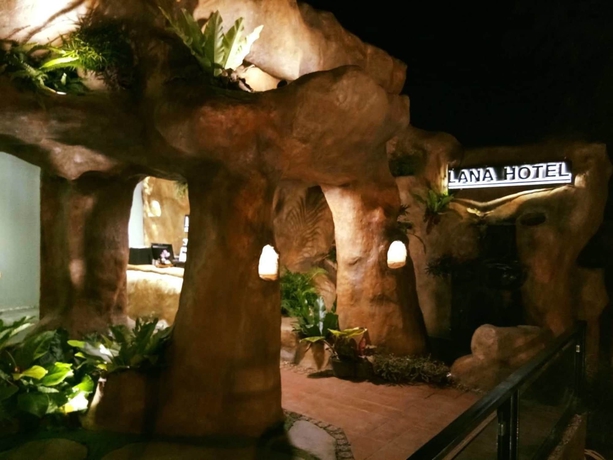 Imagen de los exteriores del Hotel Lana. Foto 15