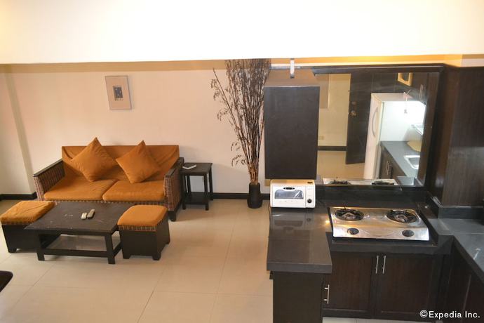 Imagen de la habitación del Hotel Lancaster Cebu. Foto 17