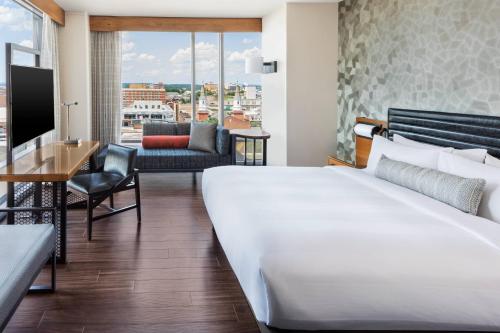 Imagen de la habitación del Hotel Lancaster Marriott At Penn Square. Foto 19