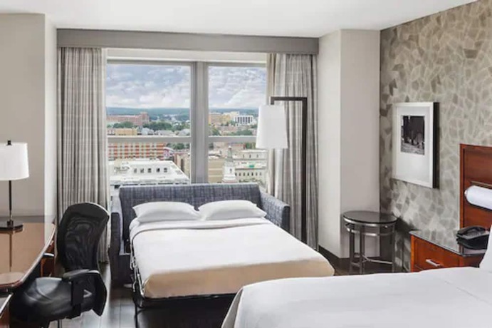 Imagen de la habitación del Hotel Lancaster Marriott At Penn Square. Foto 37