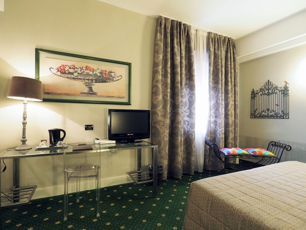 Imagen de la habitación del Hotel Lancaster, Turín. Foto 4