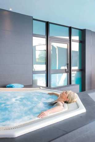 Imagen de la piscina del Hotel Lancelot & Spa - Domaine du Roi Arthur. Foto 19