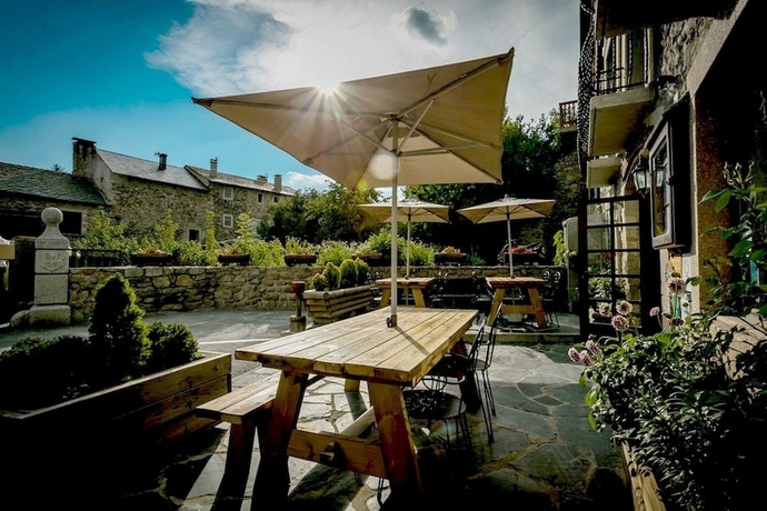 Imagen de los exteriores del Hotel L'ancienne Auberge. Foto 13