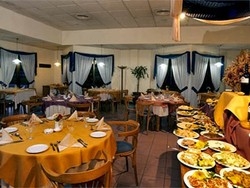 Imagen del bar/restaurante del Hotel Land Express Neuqu&eacute;n. Foto 2