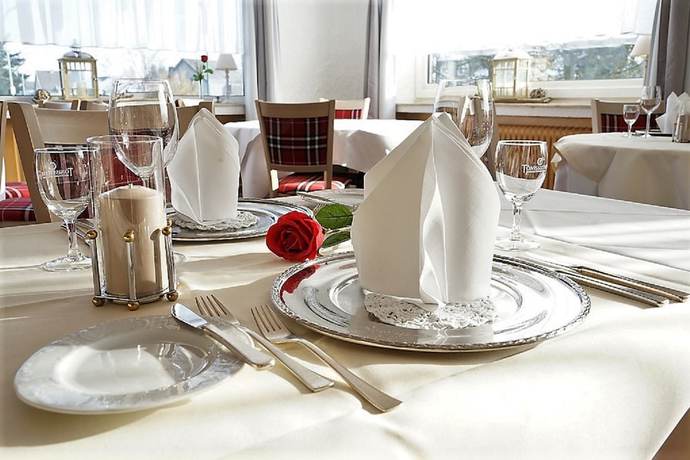 Imagen del bar/restaurante del Hotel Land Gut Zum Alten Forsthaus. Foto 4