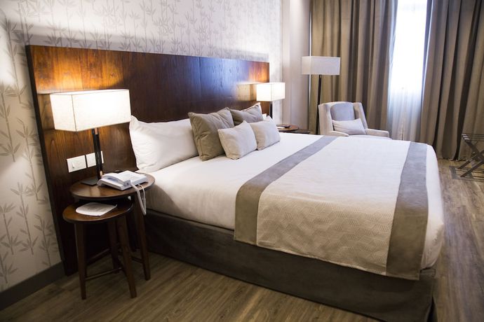 Imagen de la habitación del Hotel Land Plaza La Plata. Foto 7