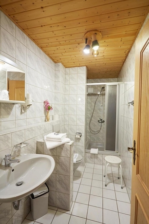 Imagen de la habitación del Hotel Land- Und Aktivhotel Altm&uuml;hlaue. Foto 4