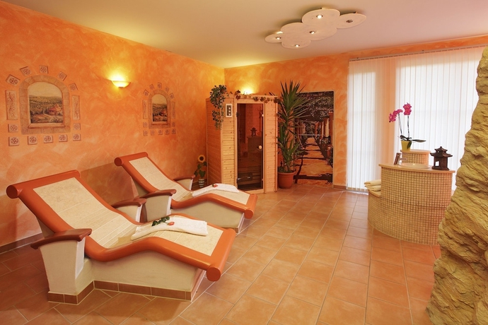 Imagen de la piscina del Hotel Land- Und Aktivhotel Altm&uuml;hlaue. Foto 16