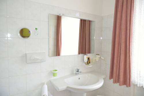 Imagen de la habitación del Hotel Land- Und Golfhotel Alte Fliegerschule. Foto 8