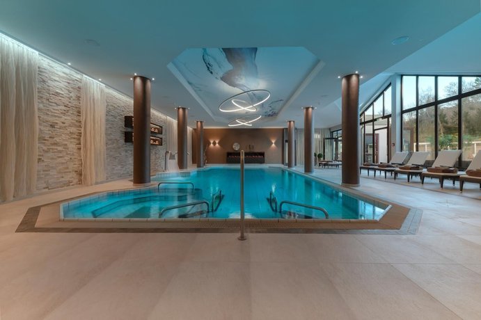 Imagen de la piscina del Hotel Land and Golf Stromberg. Foto 19