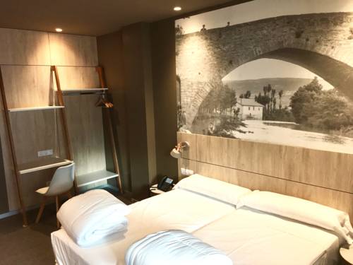 Imagen de la habitación del Hotel Landaben. Foto 2