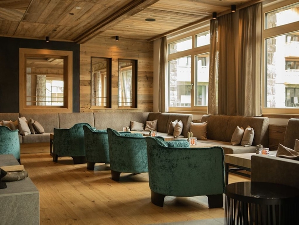Imagen del bar/restaurante del Hotel Landal Resort Maria Alm. Foto 7