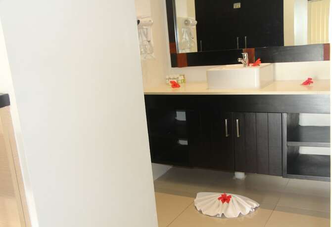 Imagen general del Hotel Landers Bay Resort and Spa Fiji - Adults Only. Foto 2