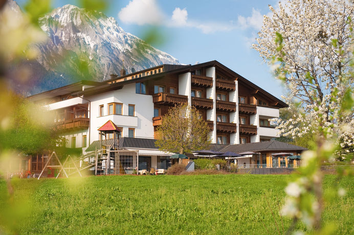 Imagen de los exteriores del Hotel Landgasthof Bogner. Foto 12
