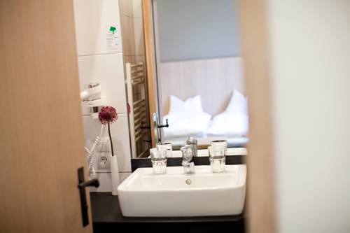 Imagen de la habitación del Hotel Landgasthof Neuwirt. Foto 13