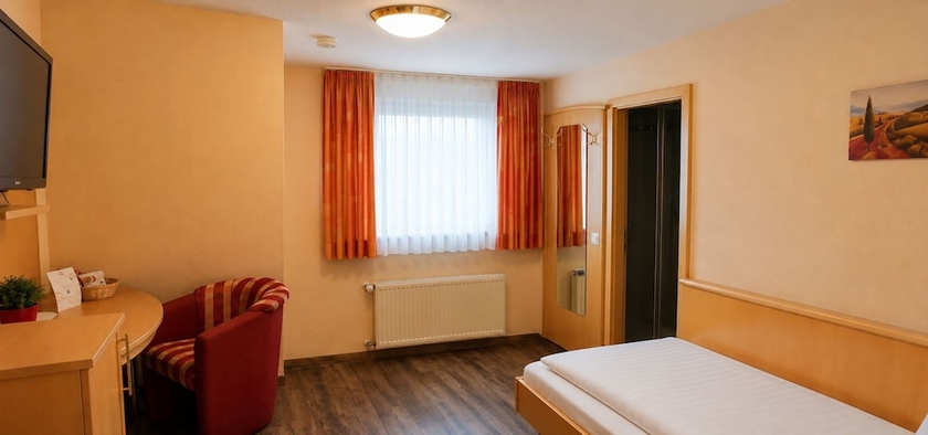 Imagen de la habitación del Hotel Landgasthof Niebler. Foto 4