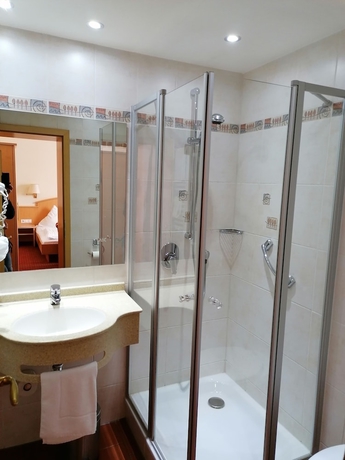 Imagen de la habitación del Hotel Landgasthof Niebler. Foto 11