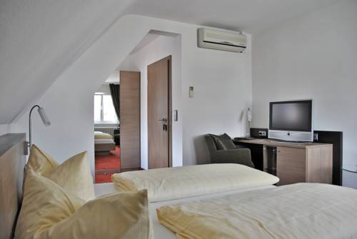 Imagen de la habitación del Hotel Landgasthof Rebstock, Weil am Rhein. Foto 12