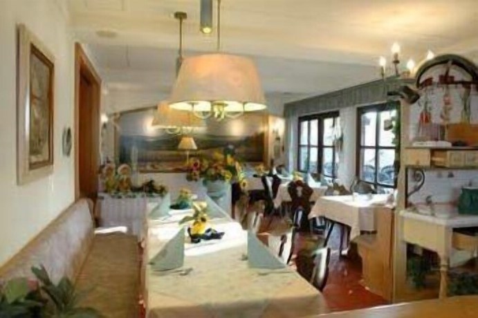 Imagen del bar/restaurante del Hotel Landgasthof Zur Linde. Foto 3