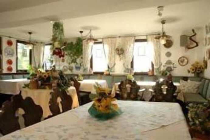 Imagen del bar/restaurante del Hotel Landgasthof Zur Linde. Foto 6