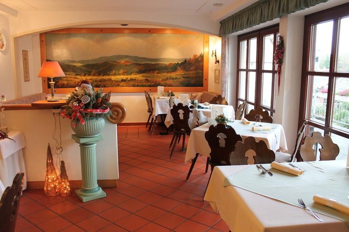 Imagen del bar/restaurante del Hotel Landgasthof Zur Linde. Foto 8