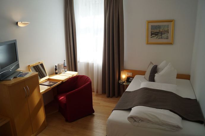 Imagen de la habitación del Hotel Landgasthof zur Post, Kleinweichshofen. Foto 10