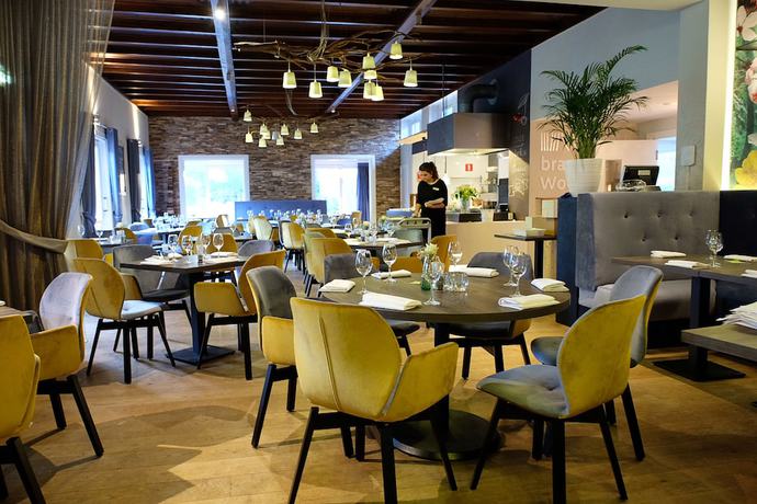 Imagen del bar/restaurante del Hotel Landgoedhotel Woodbrooke. Foto 2