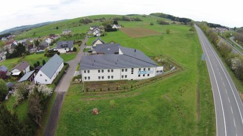 Imagen general del Hotel Land-gut-am Ring. Foto 1