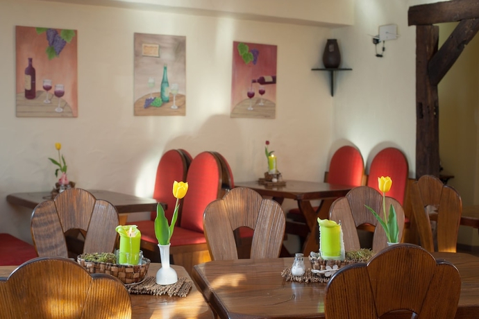 Imagen del bar/restaurante del Hotel Land-gut-hotel Burgblick. Foto 8