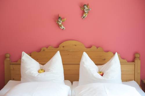 Imagen de la habitación del Hotel Landhaus Am Stein Tegernsee. Foto 11