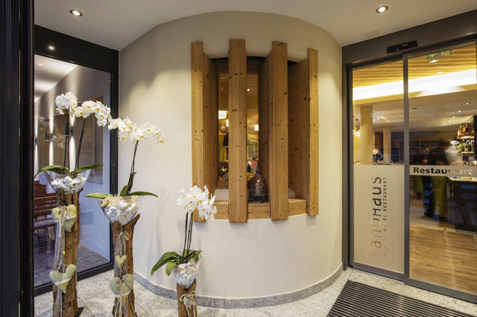 Imagen del bar/restaurante del Hotel Landhaus, Obergoms. Foto 7