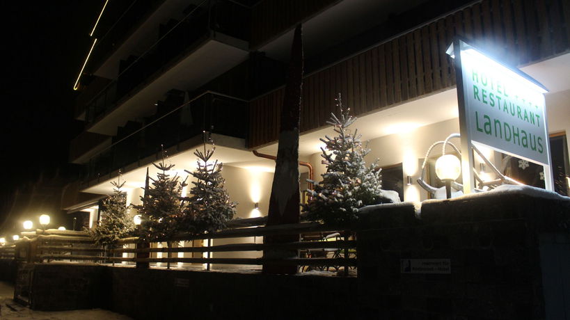 Imagen de los exteriores del Hotel Landhaus, Obergoms. Foto 10