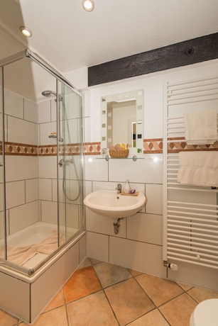 Imagen de la habitación del Hotel Landhaus Pohlhof. Foto 17