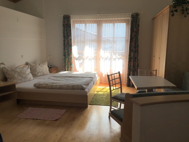 Imagen de la habitación del Hotel Landhaus Rosengartl Krimml. Foto 9
